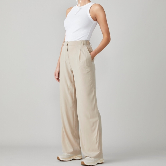 Tilley Pants - Tilley NWT Tech Slk Womens Wide Leg‎ Tan Pants Size XL Lightweight Wicking